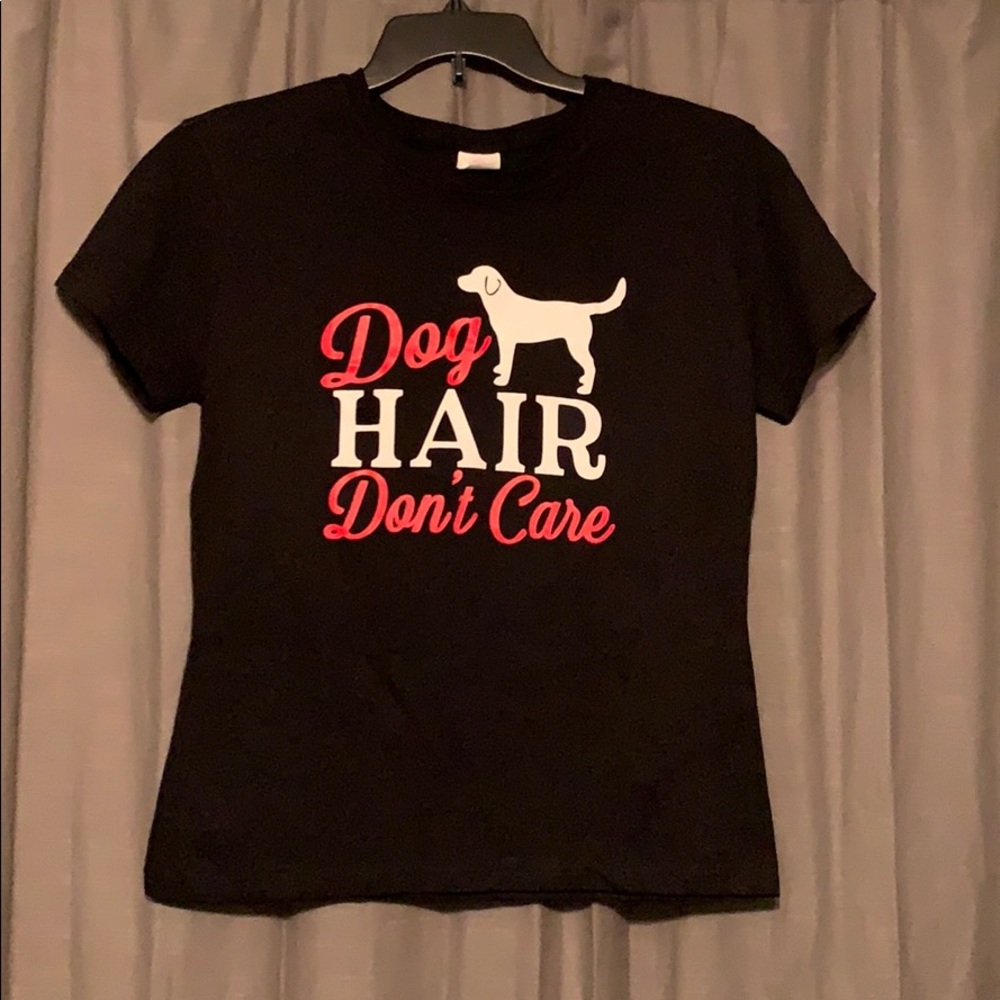 Black dog tee